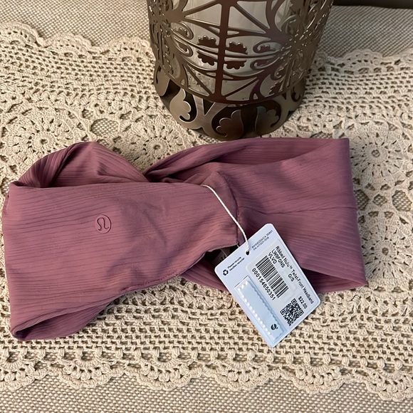 NWT-Lululemon Women’s Ribbed Nulu Twist Front Headband - Picture 5 of 8